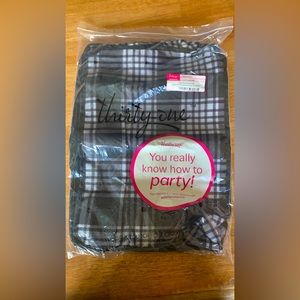 Thirty-One Gifts large pack and zip cube